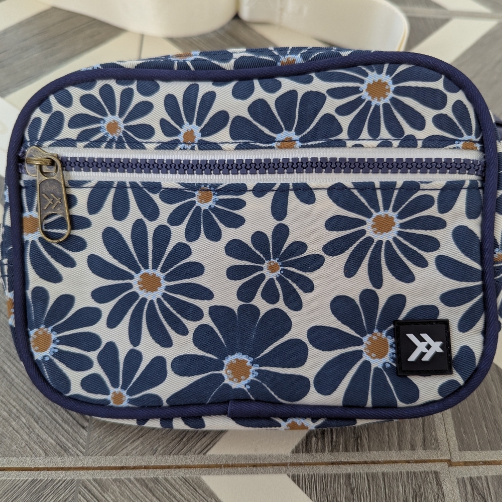 Thread Blue Floral Pattern Fanny Pack - Picture 2 of 8